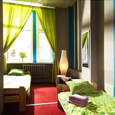 Absynt Hostel *